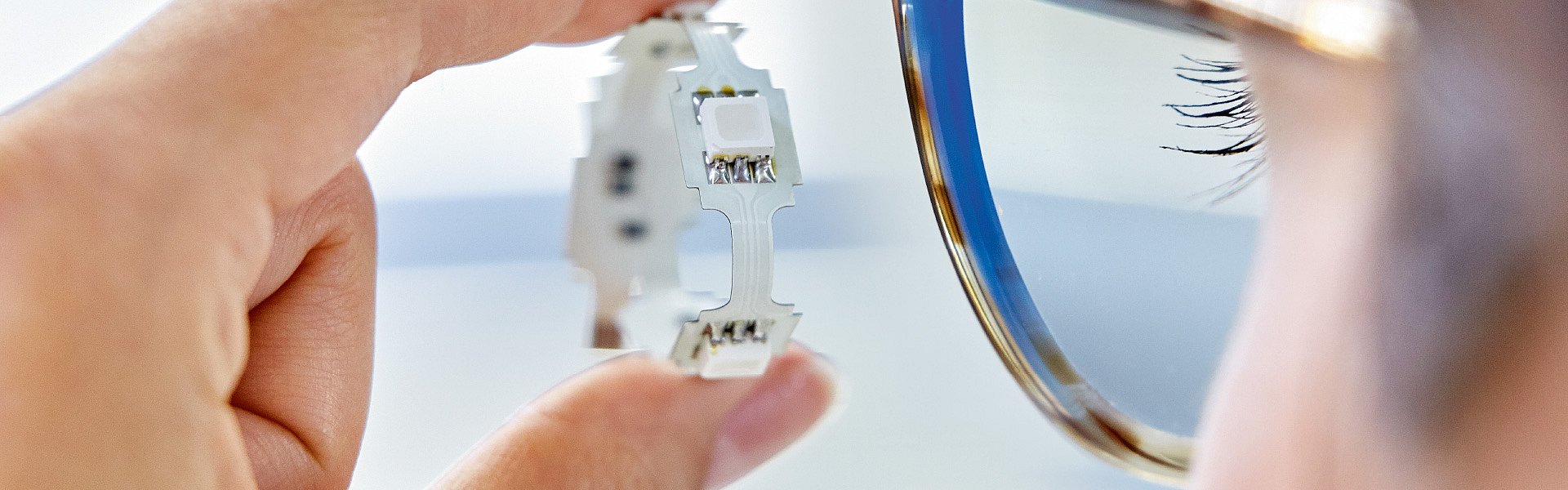 SMT / Finishing - Assembly of PCB prototypes and low volumes SMT / Finishing - Assembly of PCB prototypes and low volumes