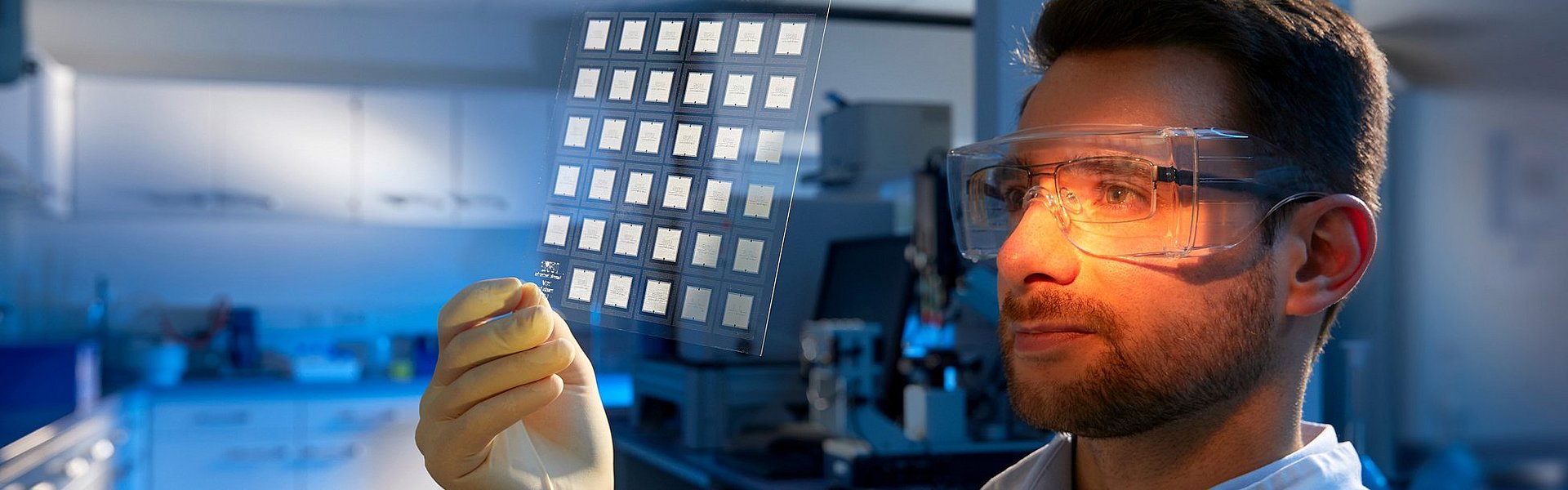 [Translate to USA:] Glass processing with LIDE for micro system solutions